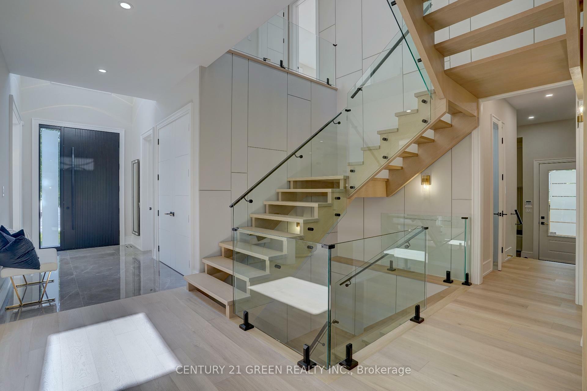 Property Photo: 49 Grantbrook Street ON M2R 2E8