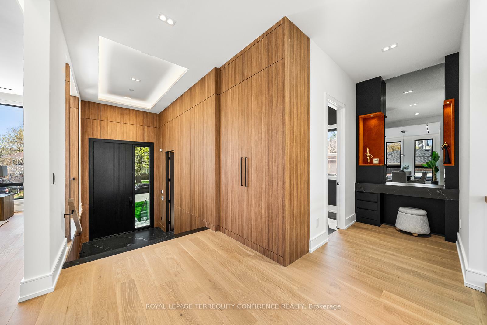 Property Photo: 126 Santa Barbara Road ON M2N 2C5