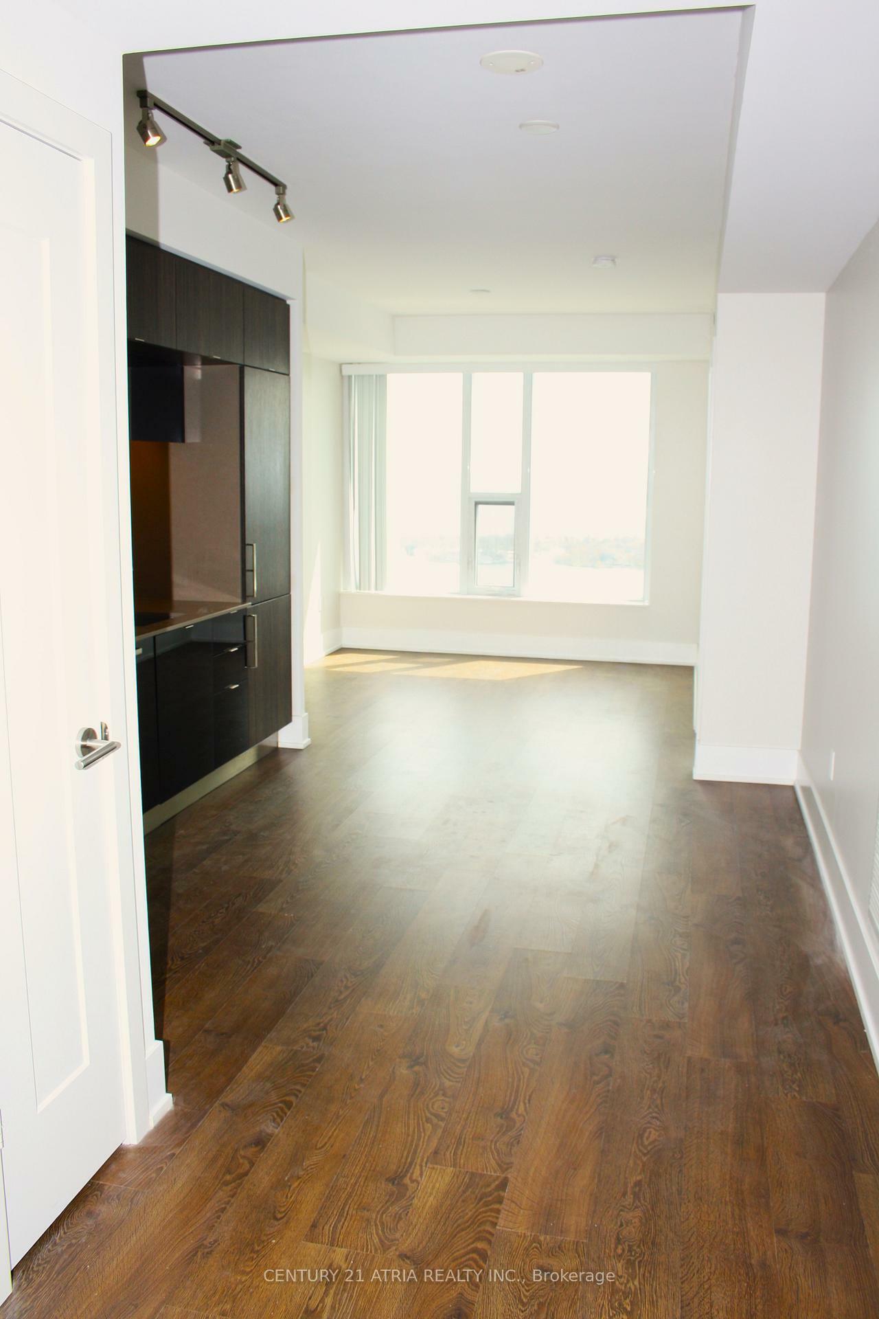 Property Photo: 10 York Street 5906 ON M5J 2Z2