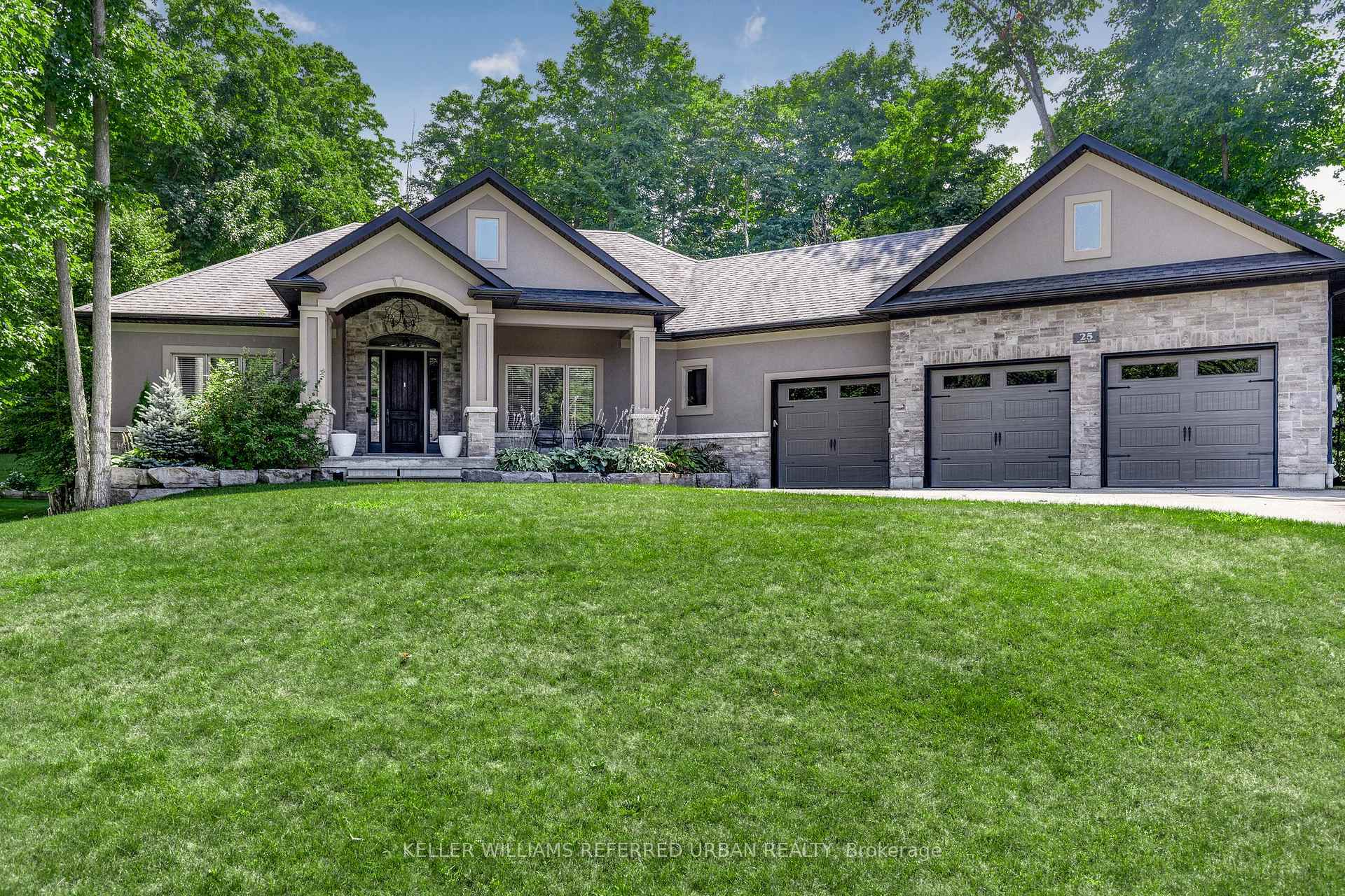 Photo de la propriété:  25 Heron Boulevard  ON L0L 1Y3 