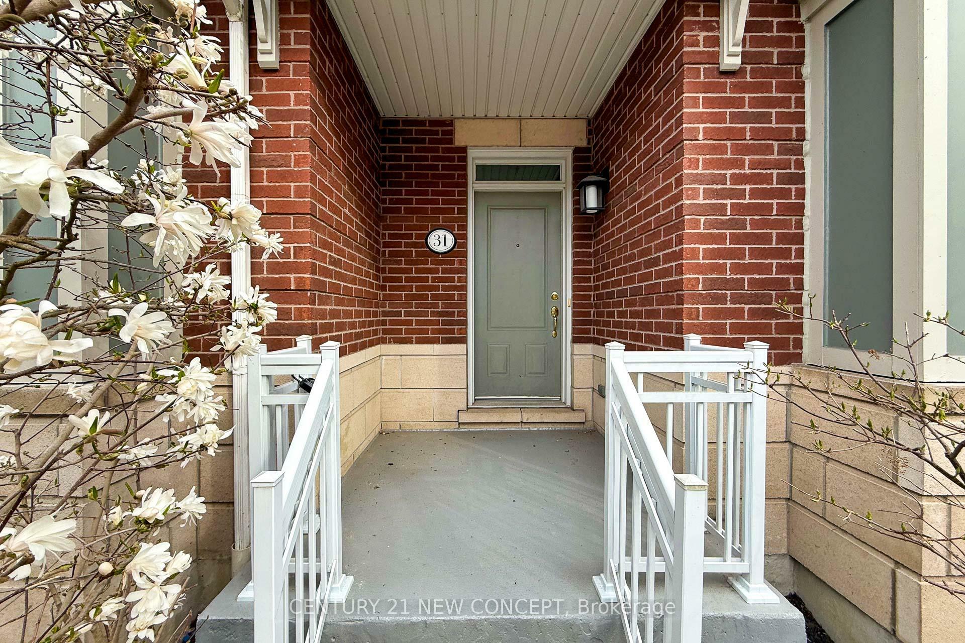 Property Photo: 31 Compass Way ON L5G 4T8