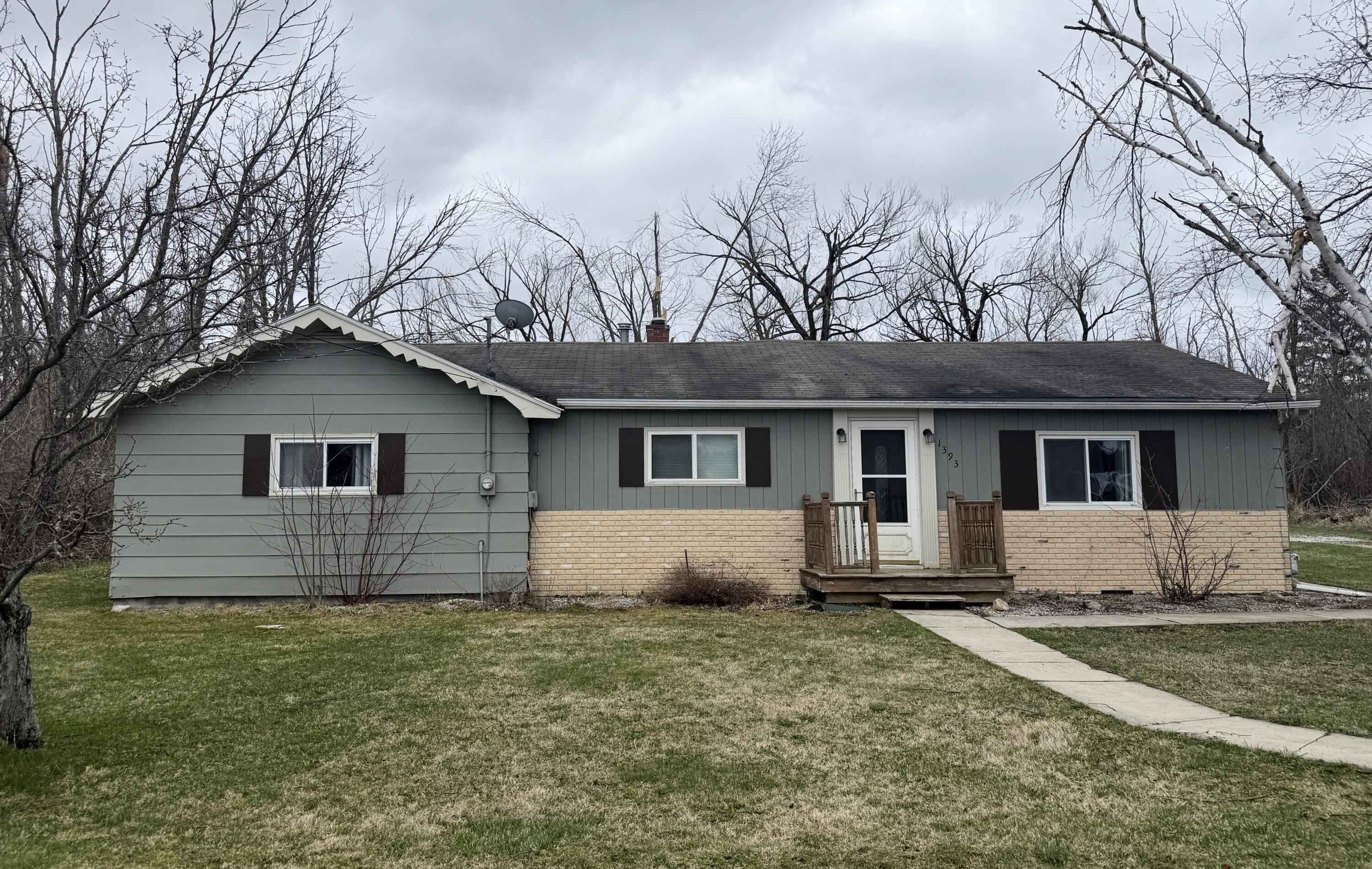 1393 Mackinaw Avenue  Cheboygan MI 49721 photo