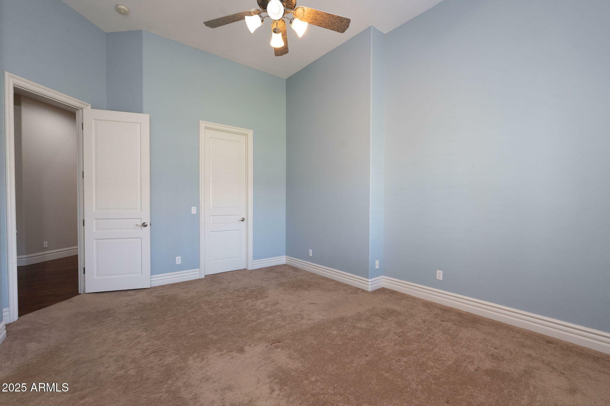 Property Photo: 3949 E Norcroft Circle AZ 85215
