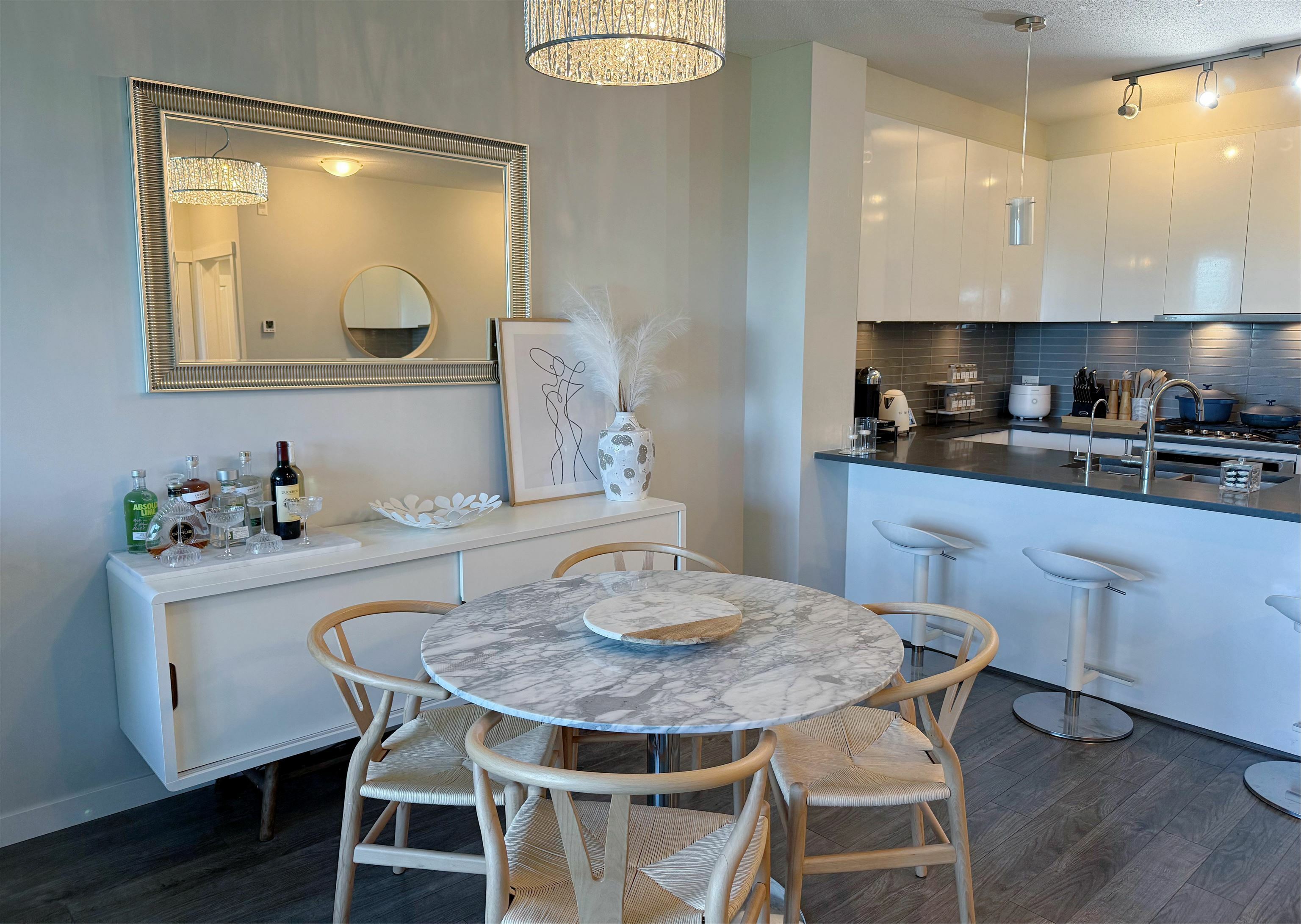 Property Photo: 9399 Alexandra Road 303 BC V6X 0L7