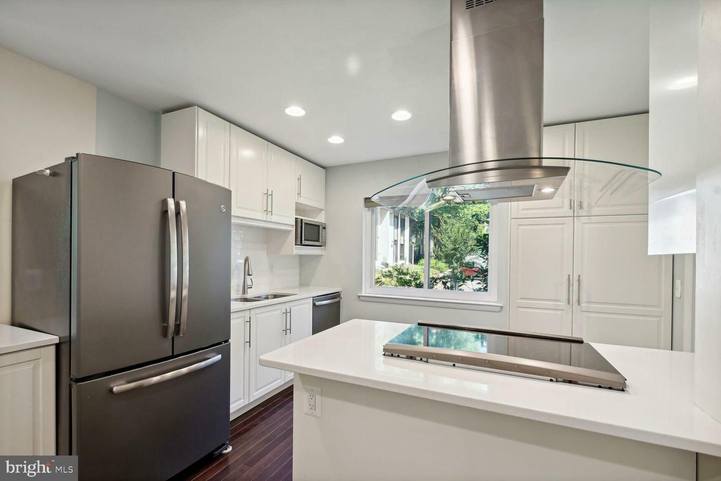 Property Photo: 11984 Barrel Cooper Court VA 20191