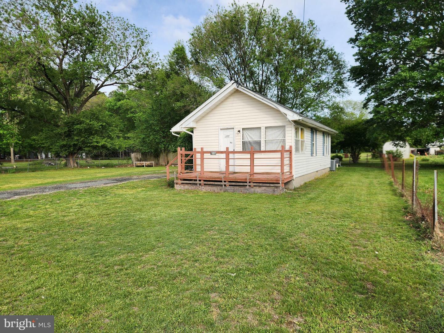 Property Photo: 1937 Cross Way MD 21804