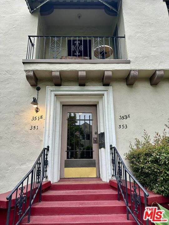 Property Photo: 351 N Orange Grove Ave CA 90036
