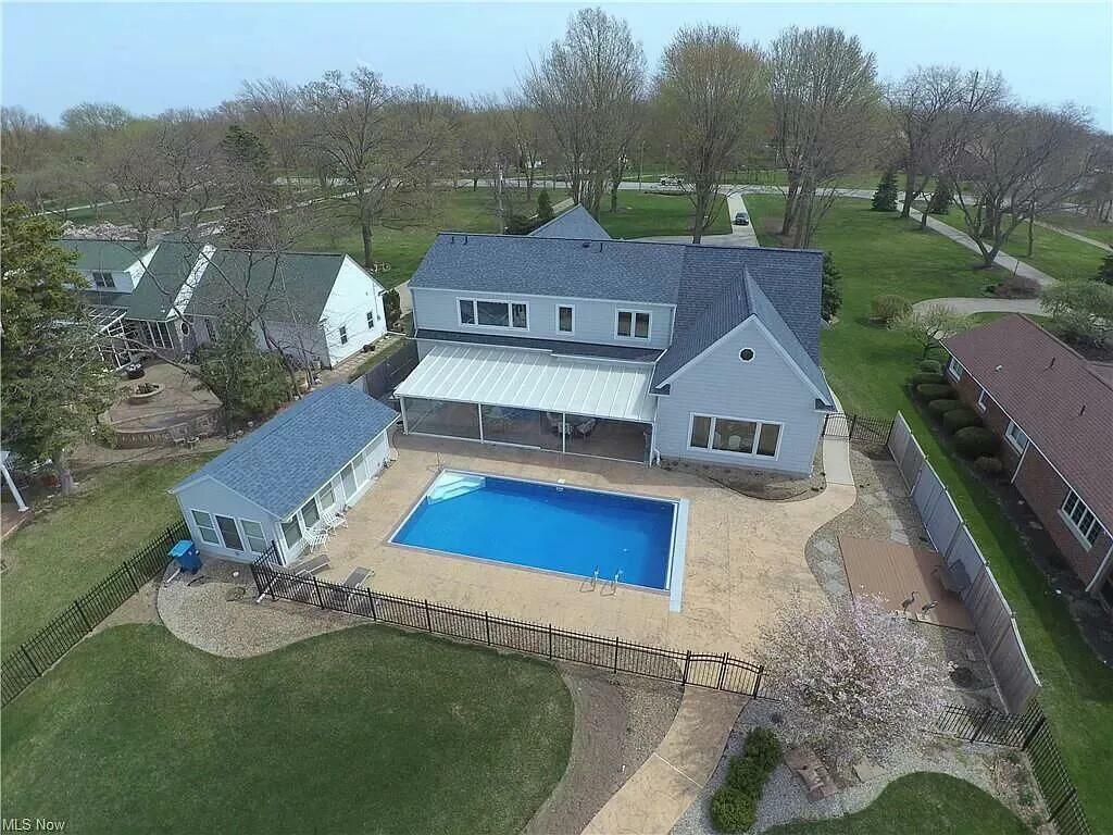3348 W Erie Avenue  Lorain OH 44053 photo
