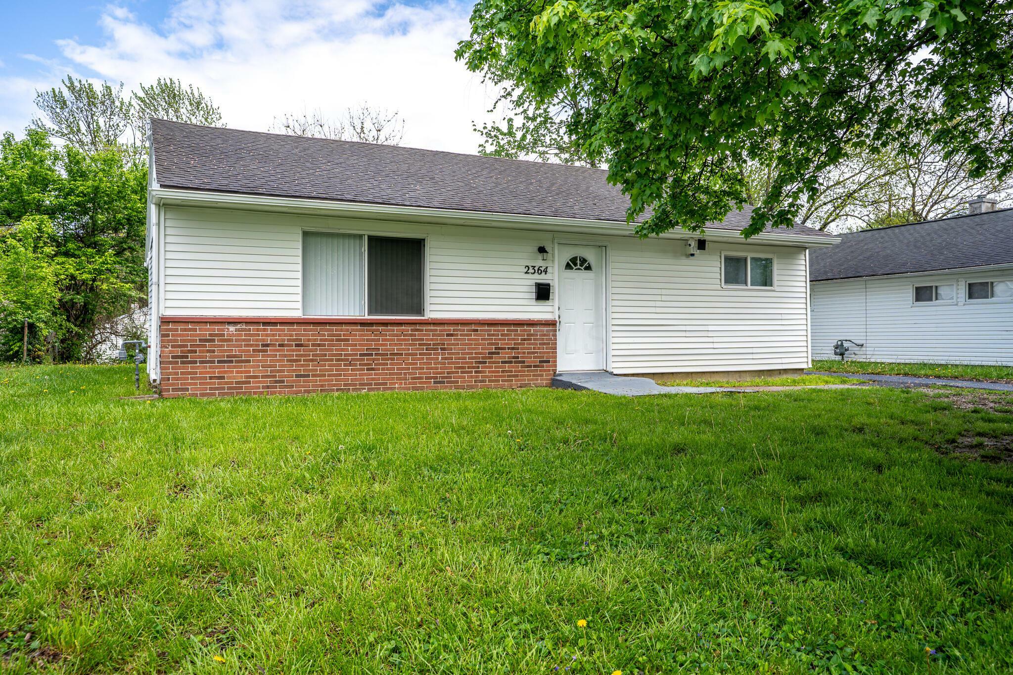 Property Photo: 2364 Brentnell Avenue OH 43211