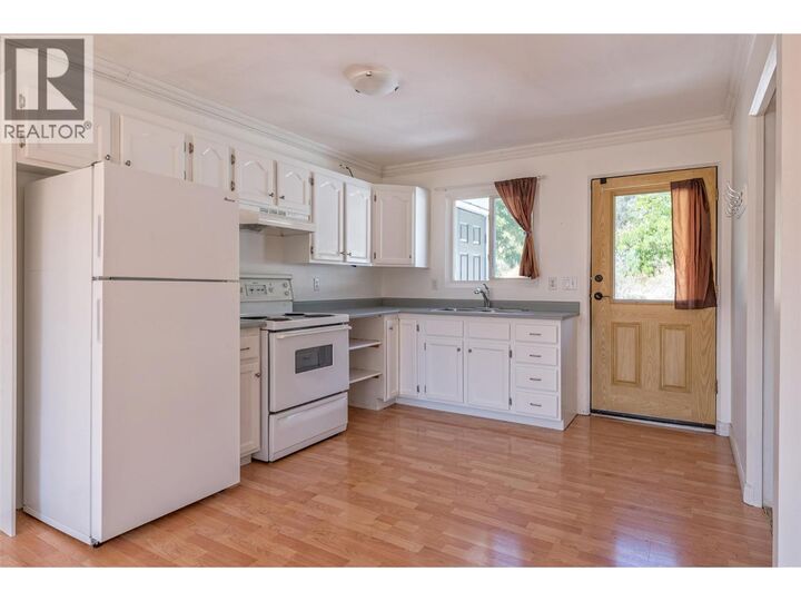 Property Photo:  3901 35th Avenue 10  BC V1T 2V1 