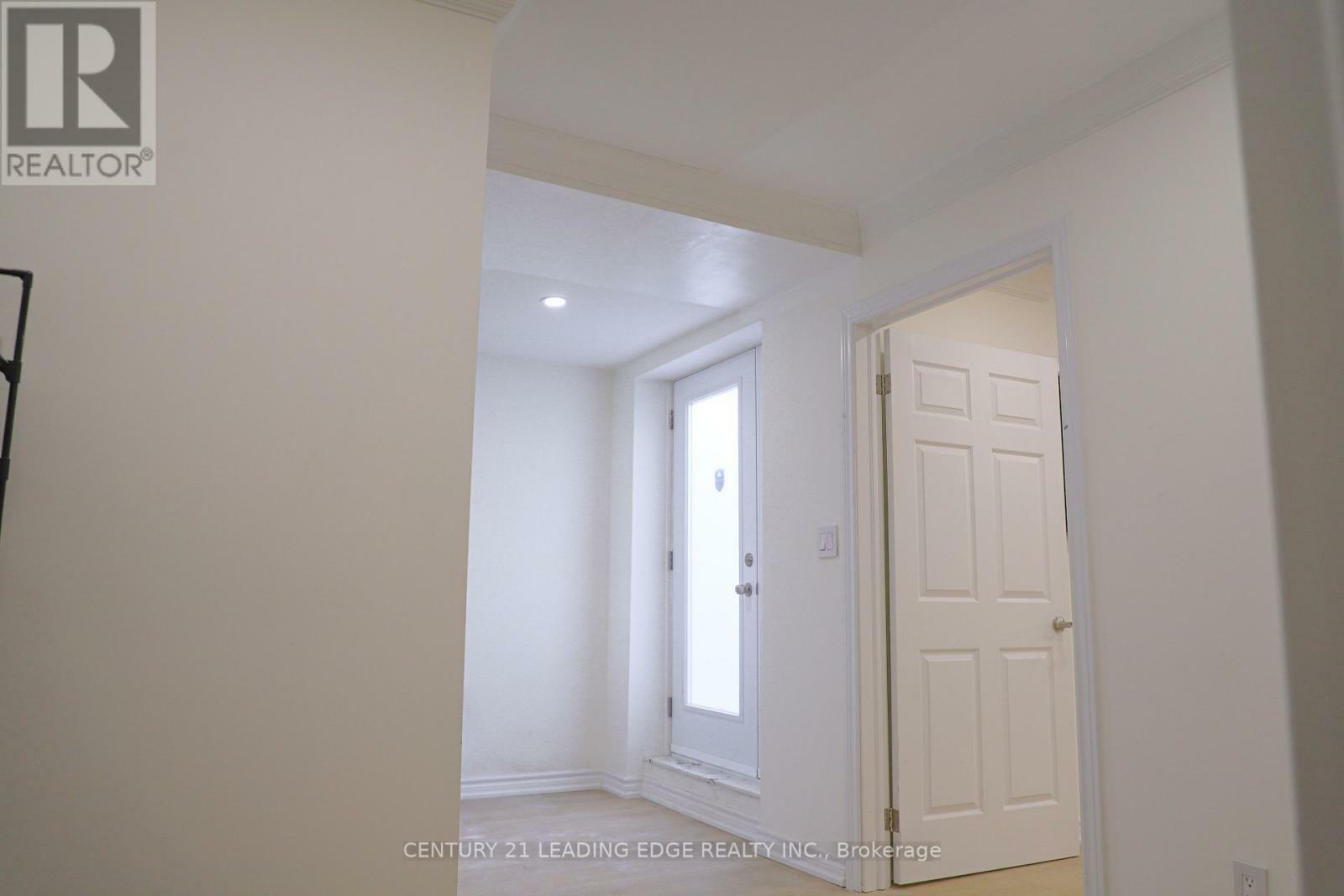 Property Photo: 38 Oak Avenue Bsmt 1 ON L4C 6R7
