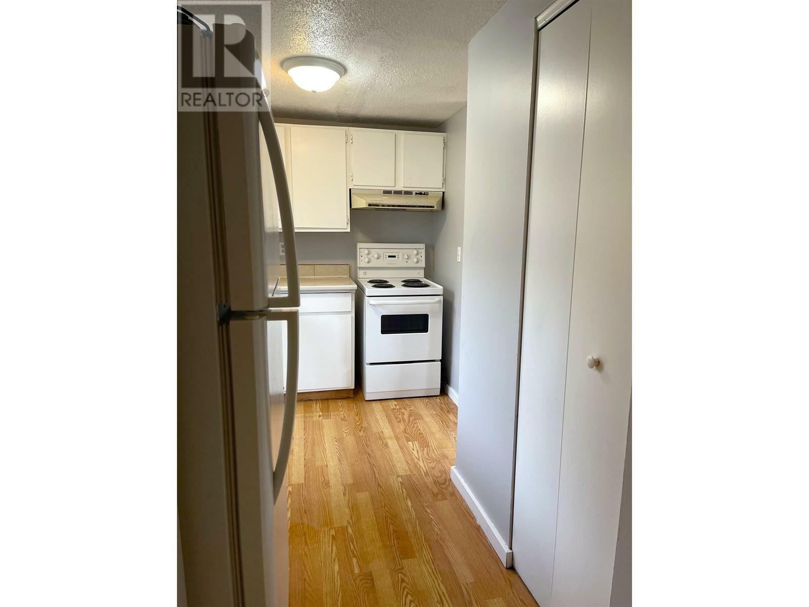Photo de la propriété: 8810 101 Avenue BC V1J 5G2