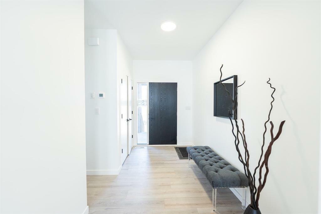 Property Photo: 135 Windflower Road MB R3Y 0X7