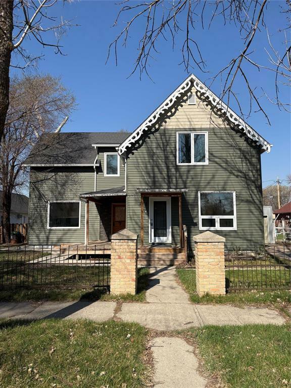 Property Photo: 131 3rd S Street Northwest MB R1N 2C1