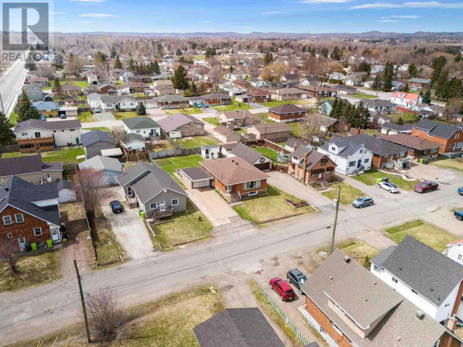 Property Photo: 265 Pittsburg Ave ON P6C 5B7