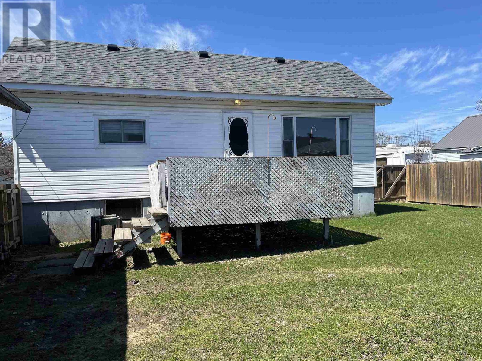 Property Photo: 556 Cooper St ON P6C 2W4