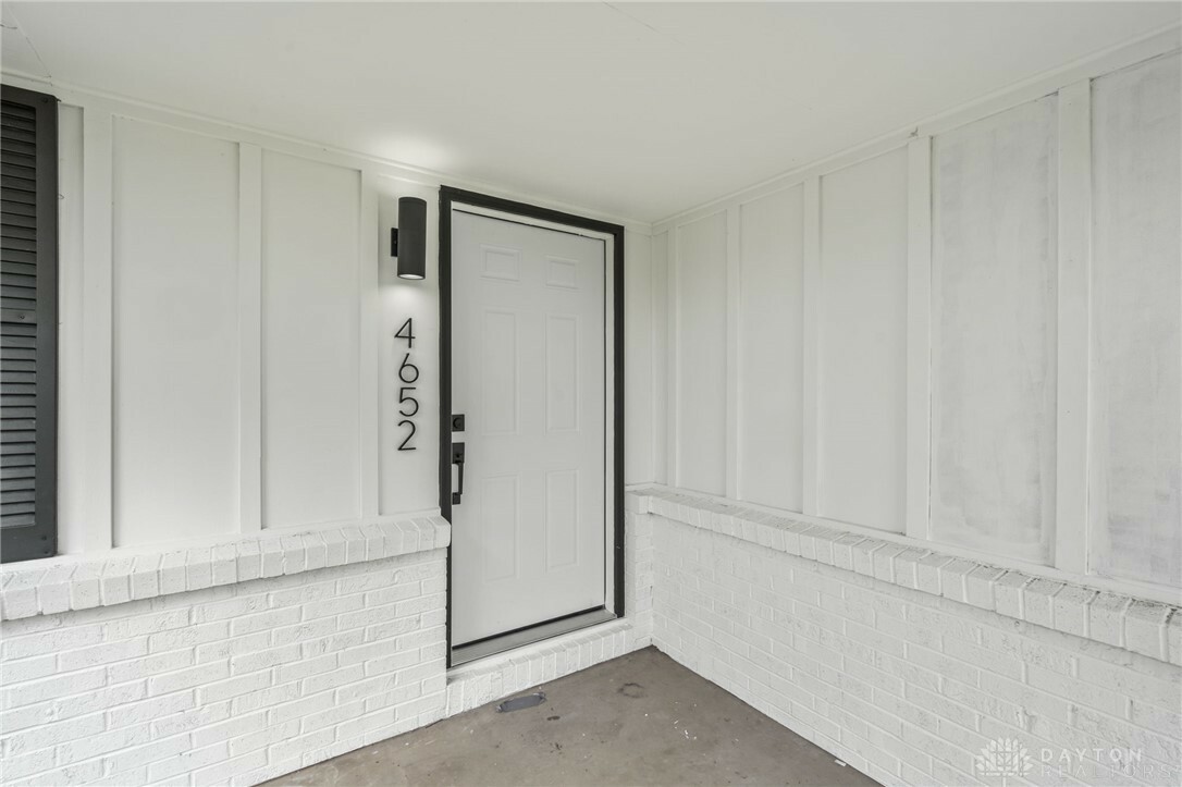 Property Photo: 4652 Little Richmond Road OH 45417