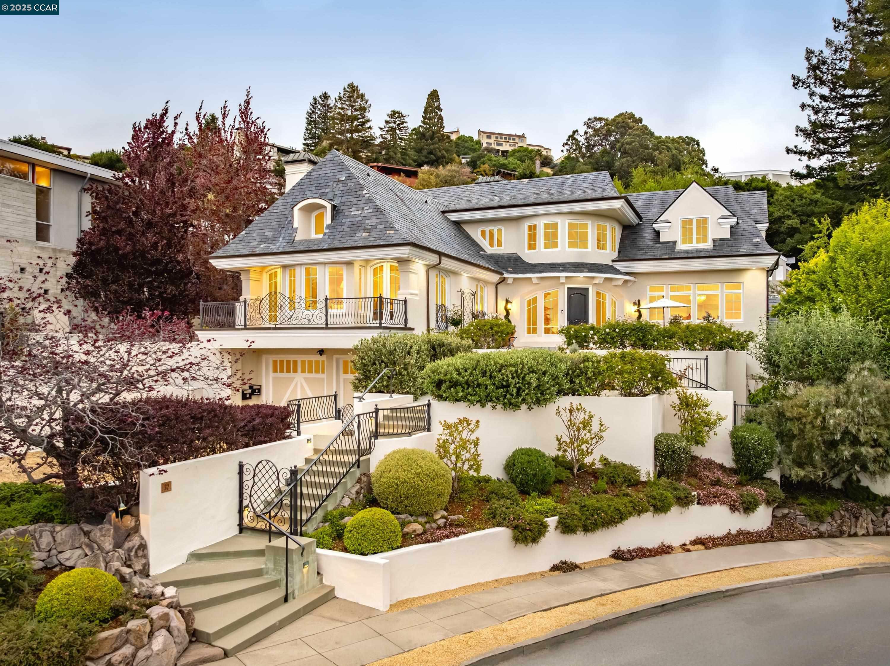 Property Photo: 32 Vicente Rd CA 94705