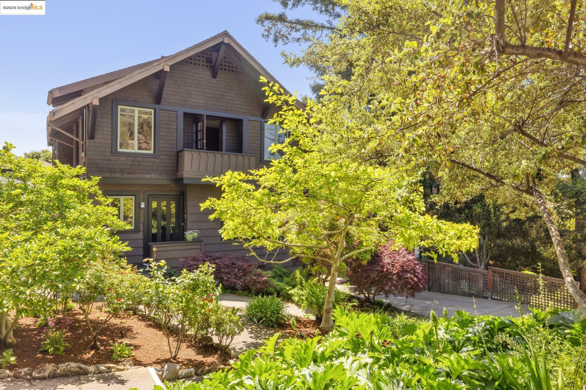 Property Photo: 2826 Garber St CA 94705