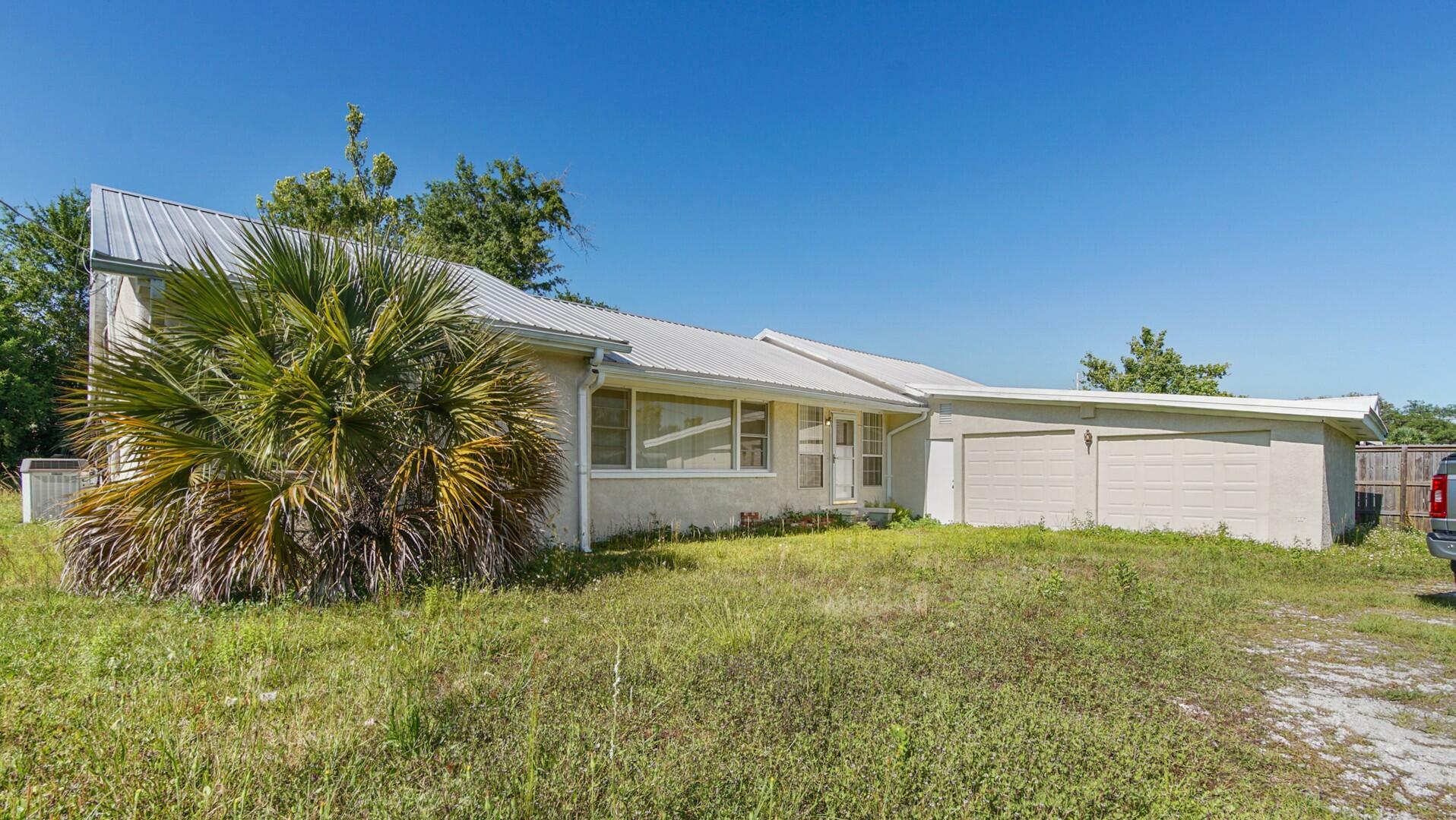 Property Photo: 4949 E 2nd Street FL 32404