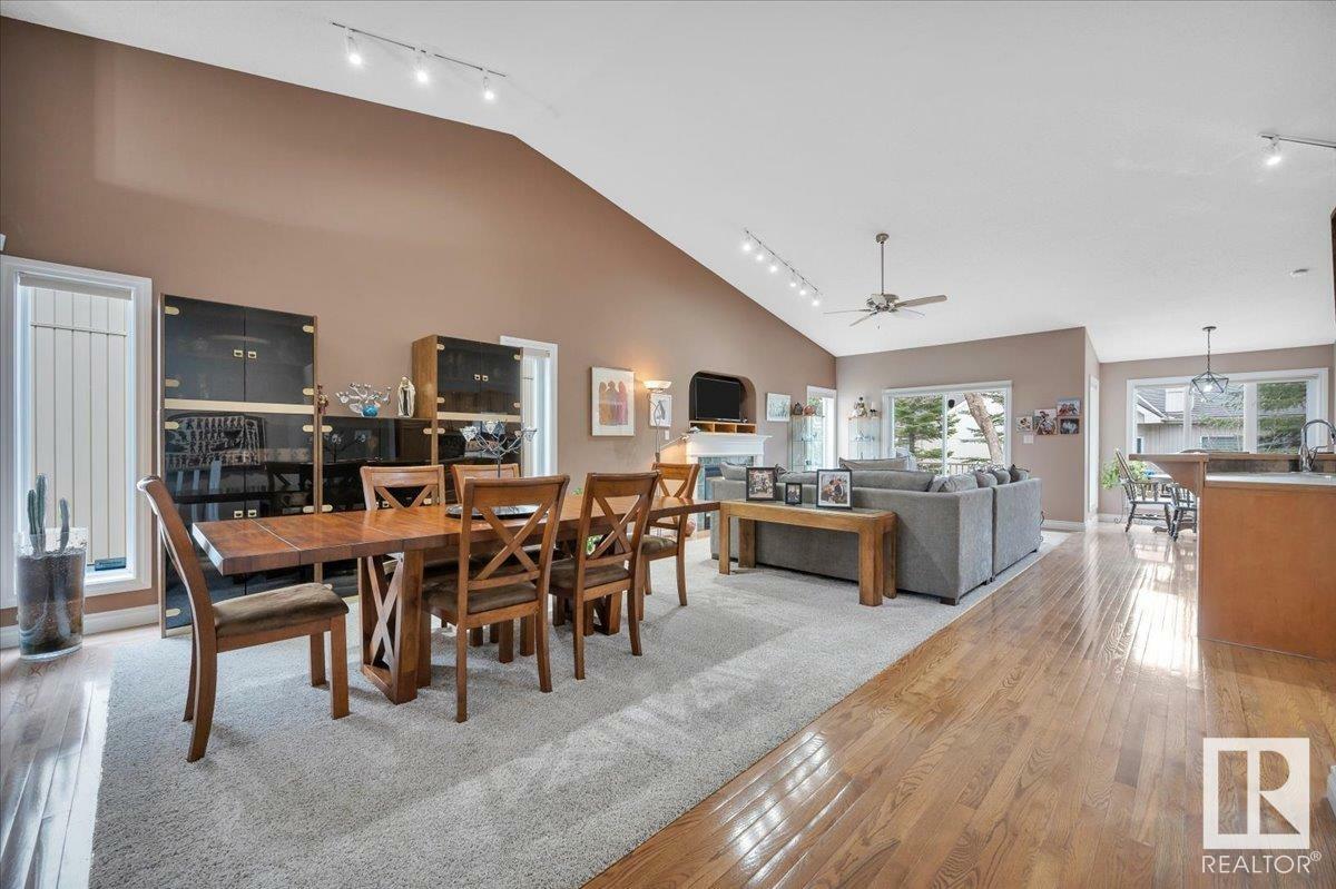 Photo de la propriété: 929 Picard Drive NW 56 AB T5T 6J7