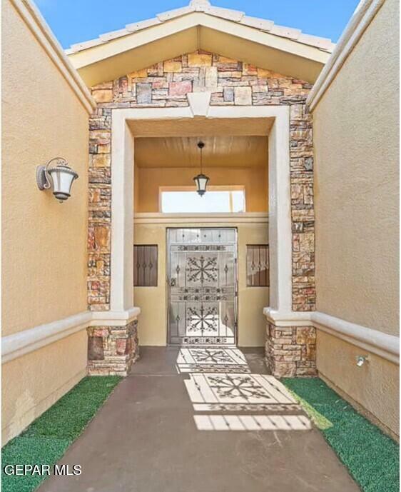Property Photo: 3021 Solar Point Lane TX 79938