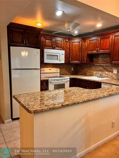 Property Photo: 255 S Cypress Rd 329 FL 33060