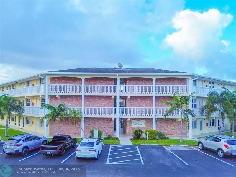 Property Photo: 700 Pine Dr 308 FL 33060