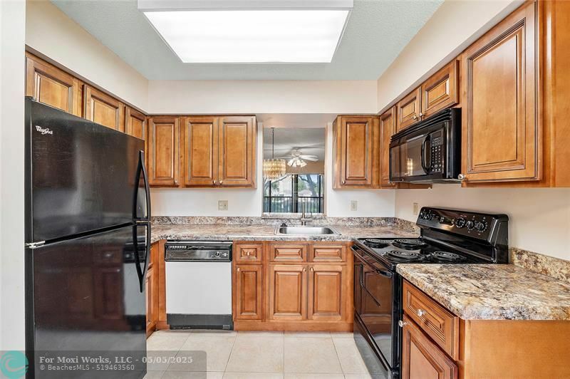 Property Photo: 14376 Amberly Ln 202 FL 33446