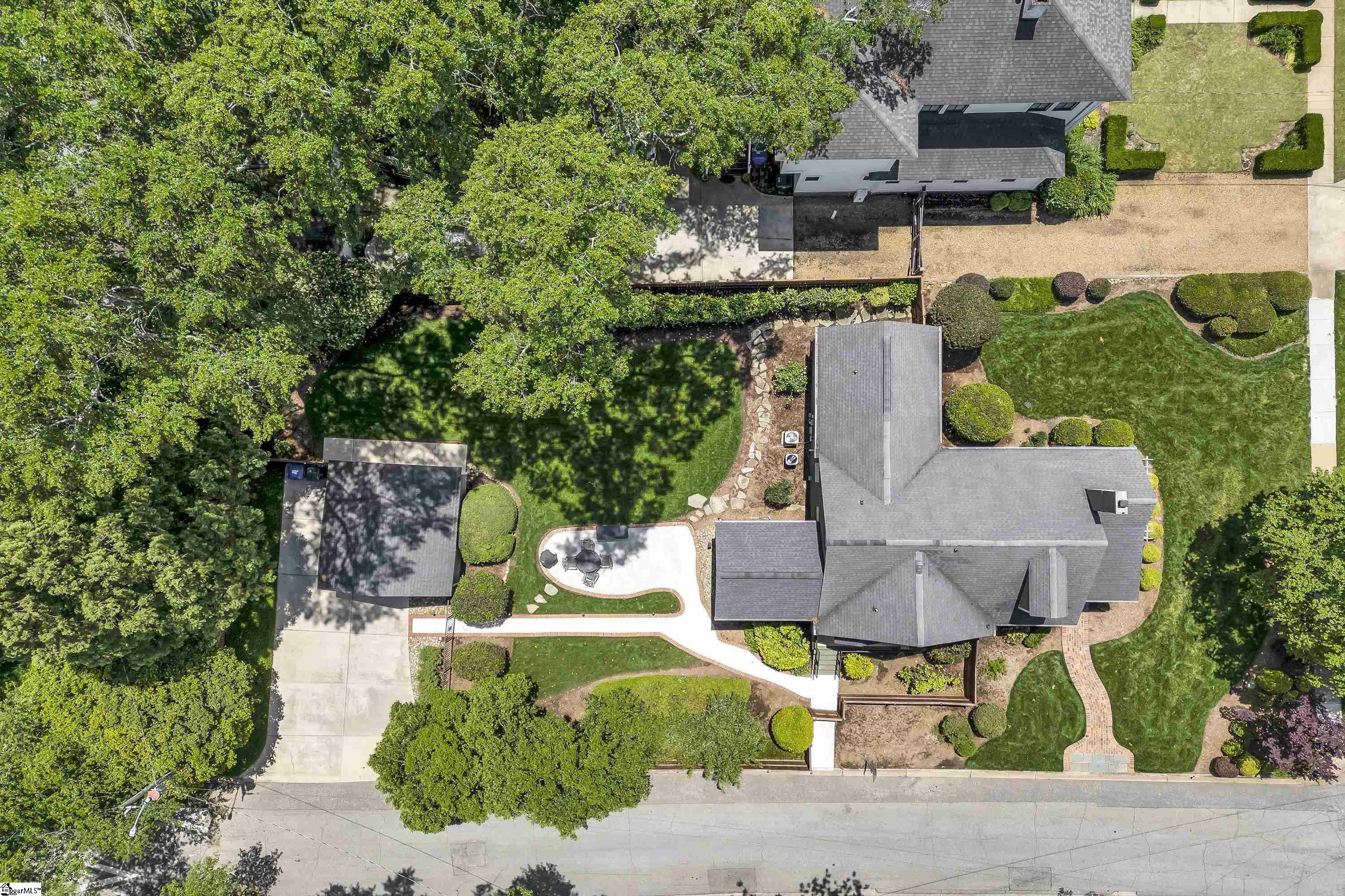 Property Photo: 401 Jones Avenue SC 29605