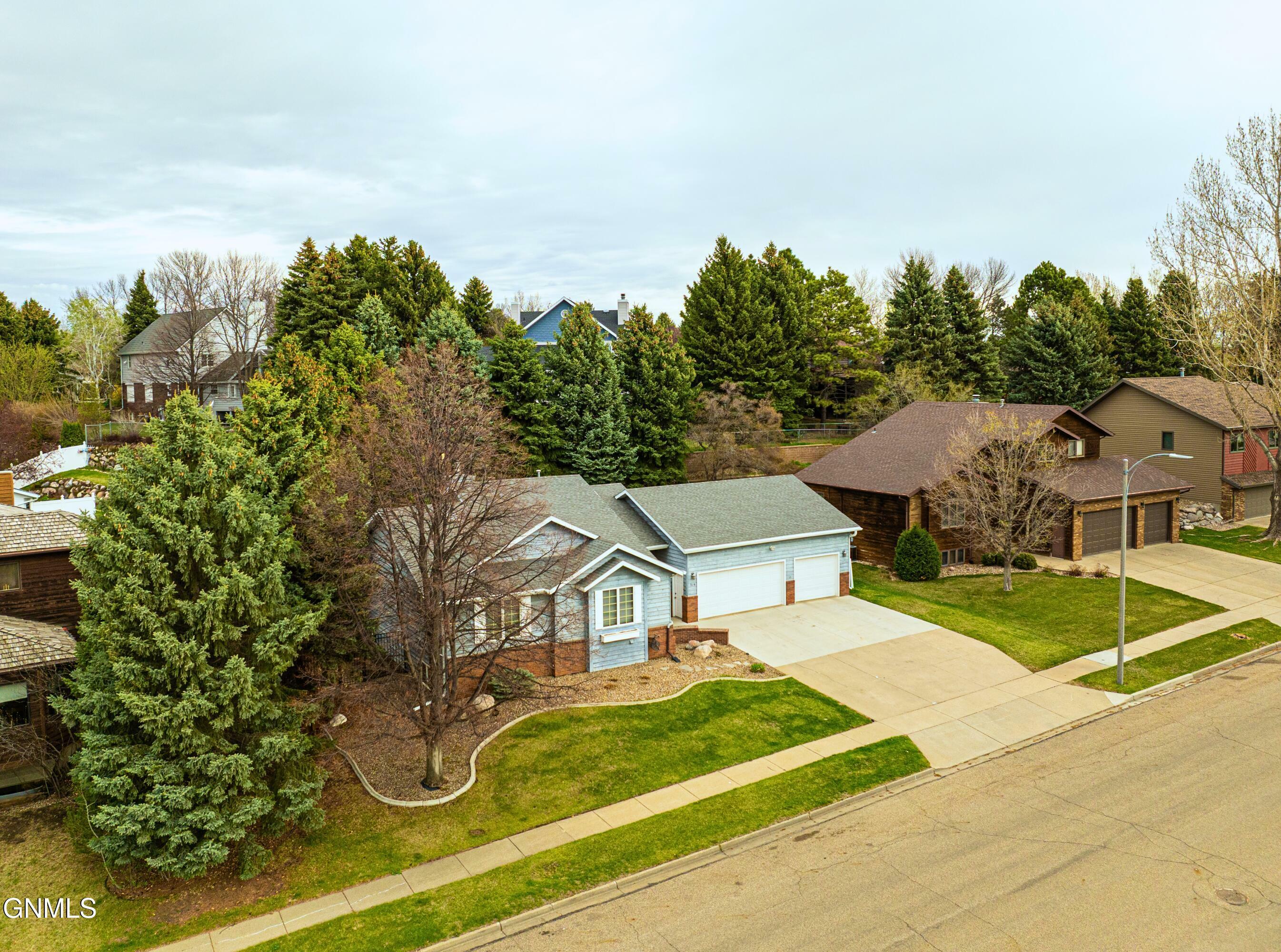 Property Photo: 314 Aspen Avenue ND 58503