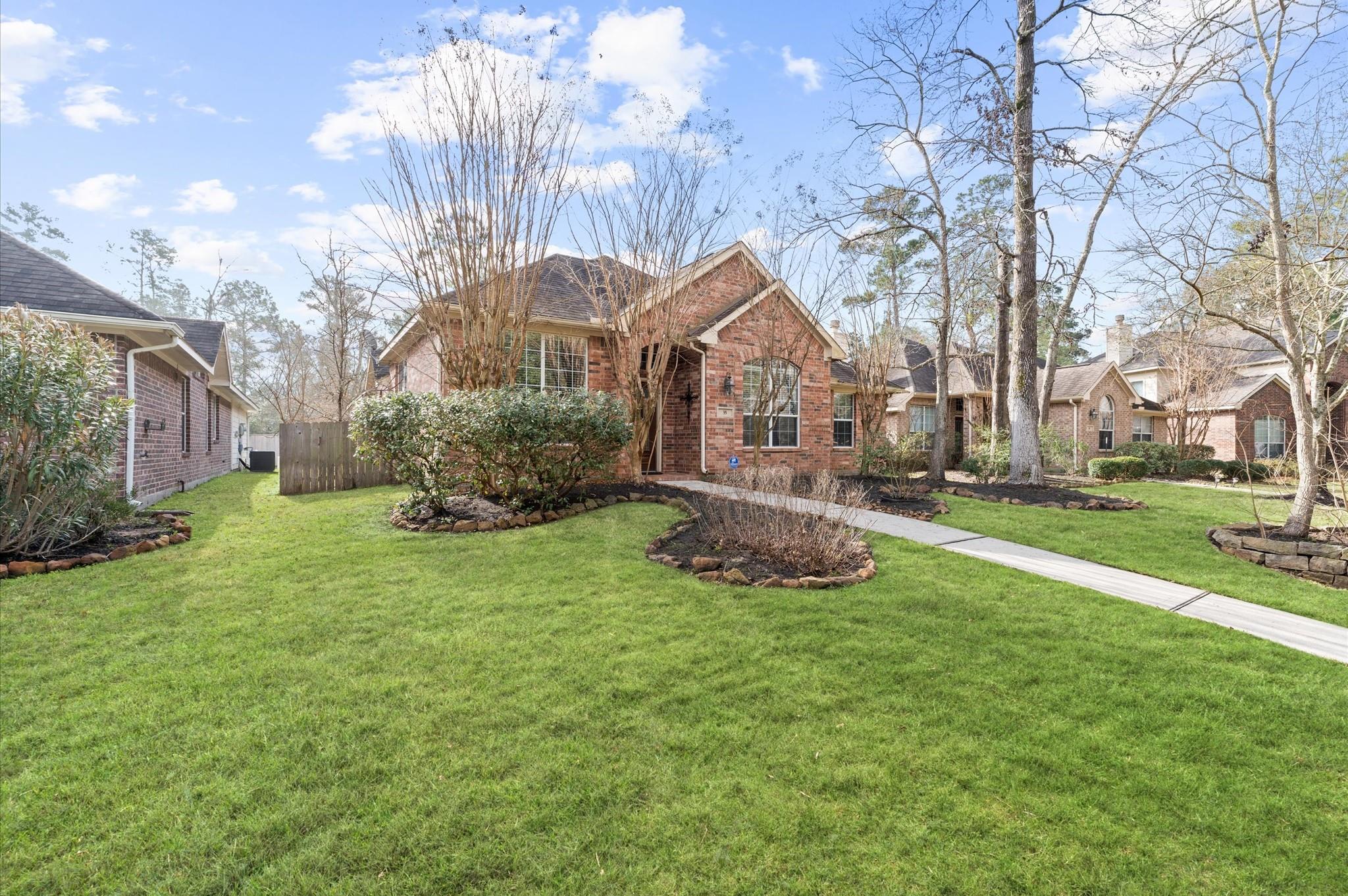 Property Photo: 35 Powers Bend Way TX 77382