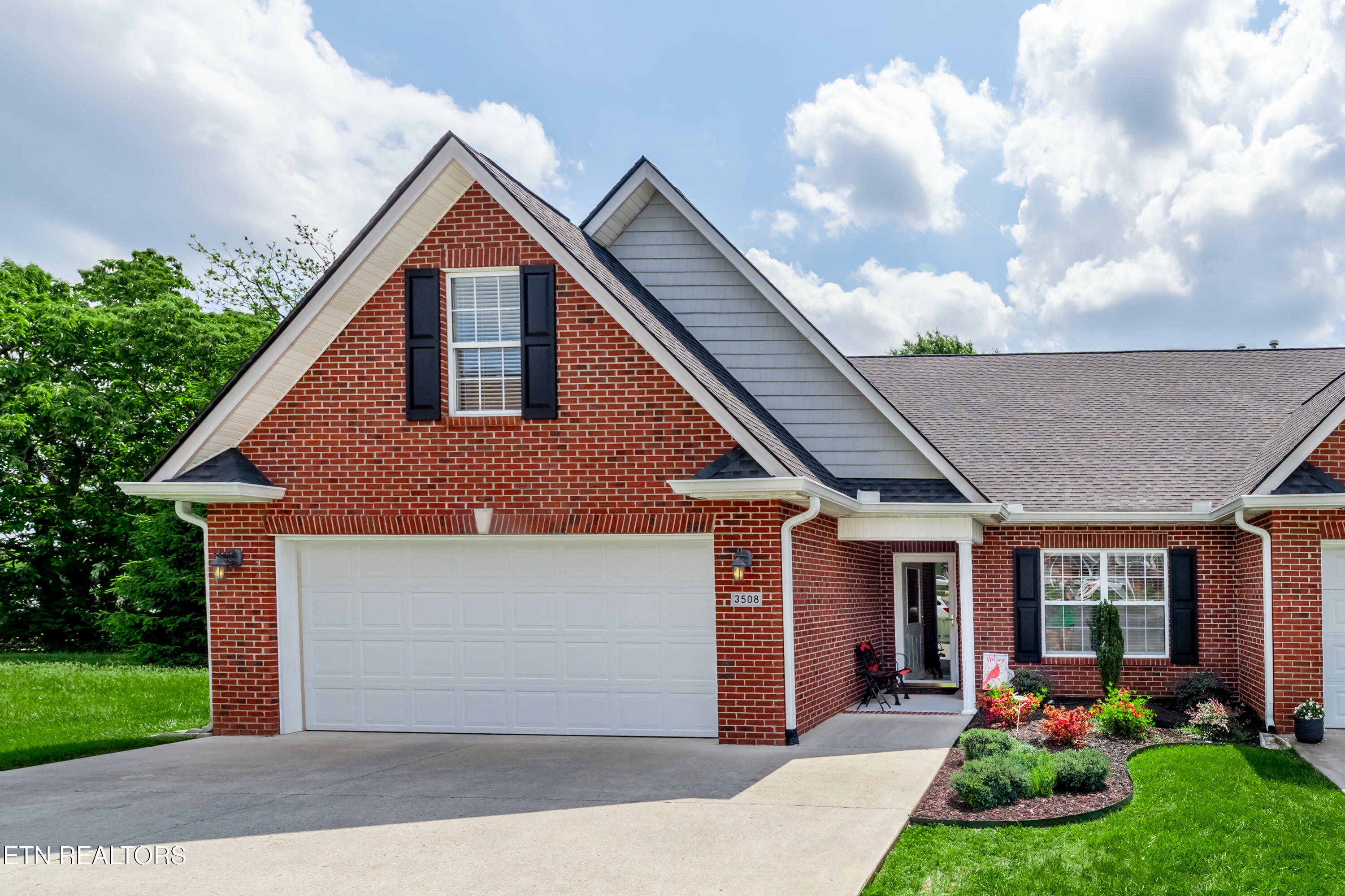 Property Photo: 3508 Oak Villa Way TN 37931