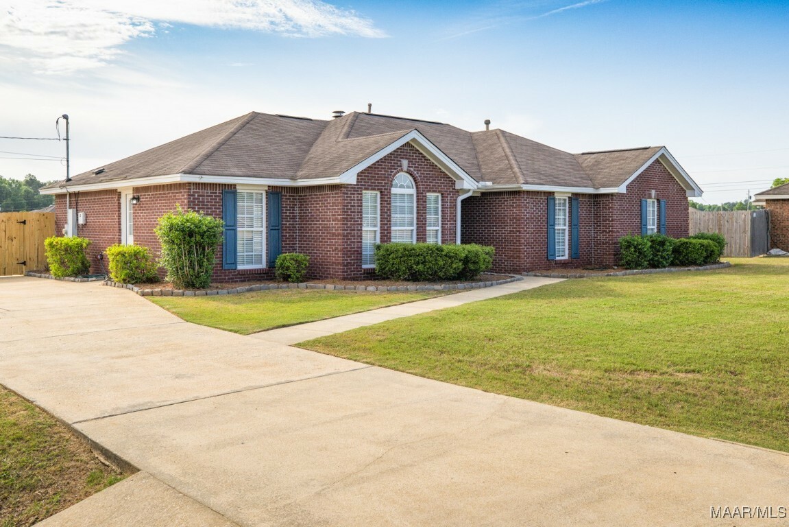 Property Photo: 313 Longwood Trail AL 36064