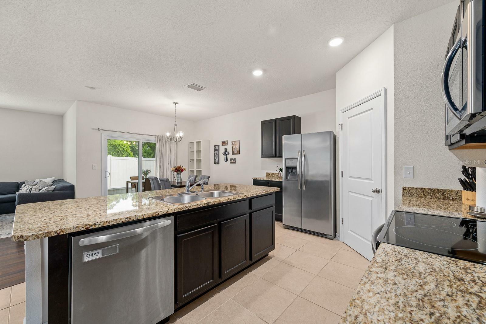 Property Photo: 6018 SW 84 Street FL 32608