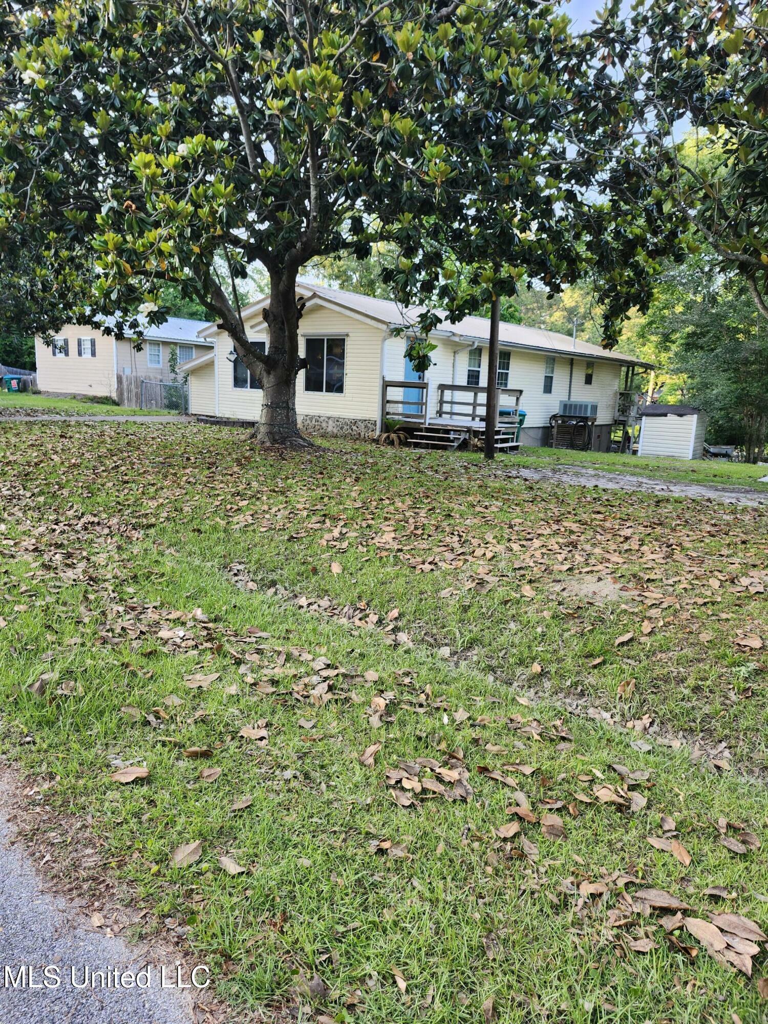 Property Photo: 2512 Bahama Drive MS 39553