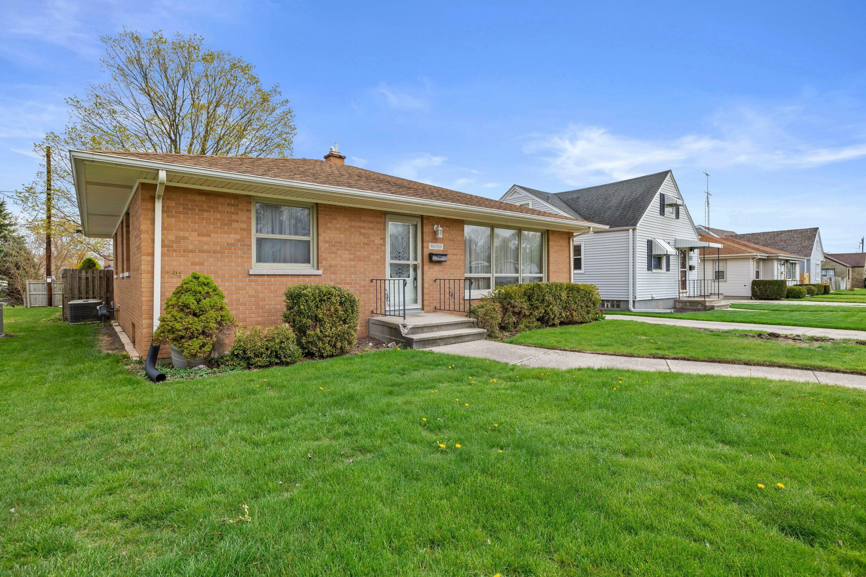 7719 36th Ave  Kenosha WI 53142 photo