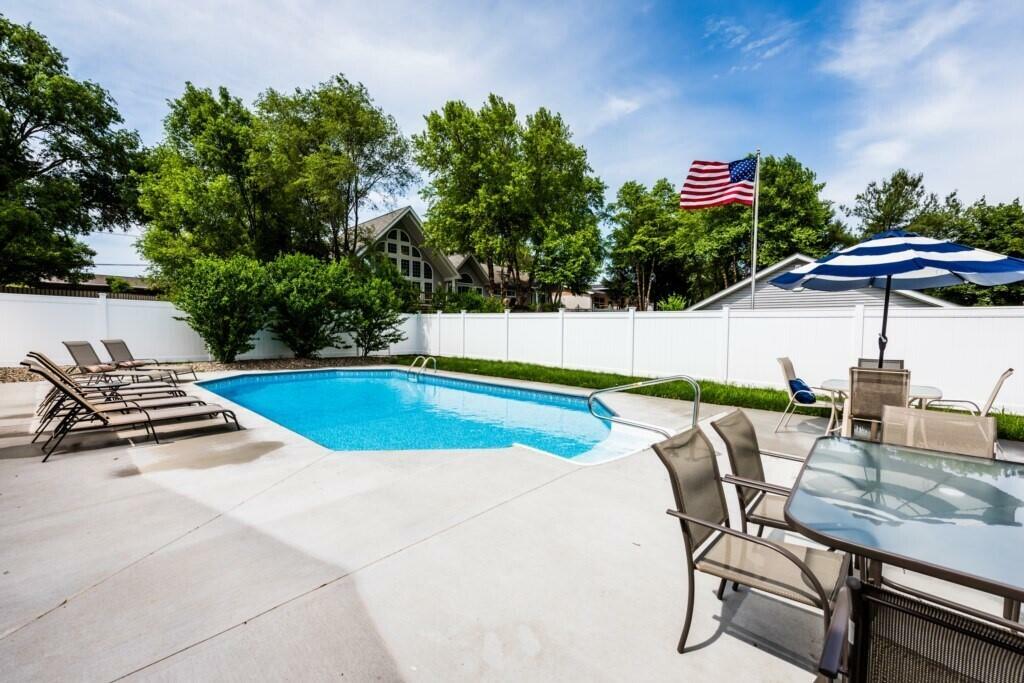 Property Photo: 620 North Drive MI 49117