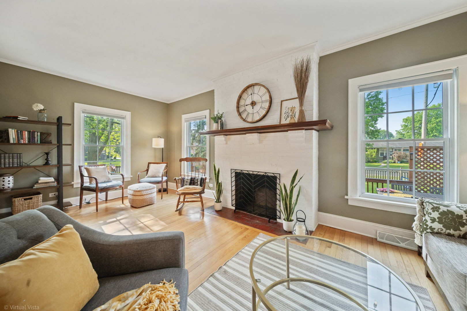 Property Photo: 542 S Michigan Avenue IL 60181