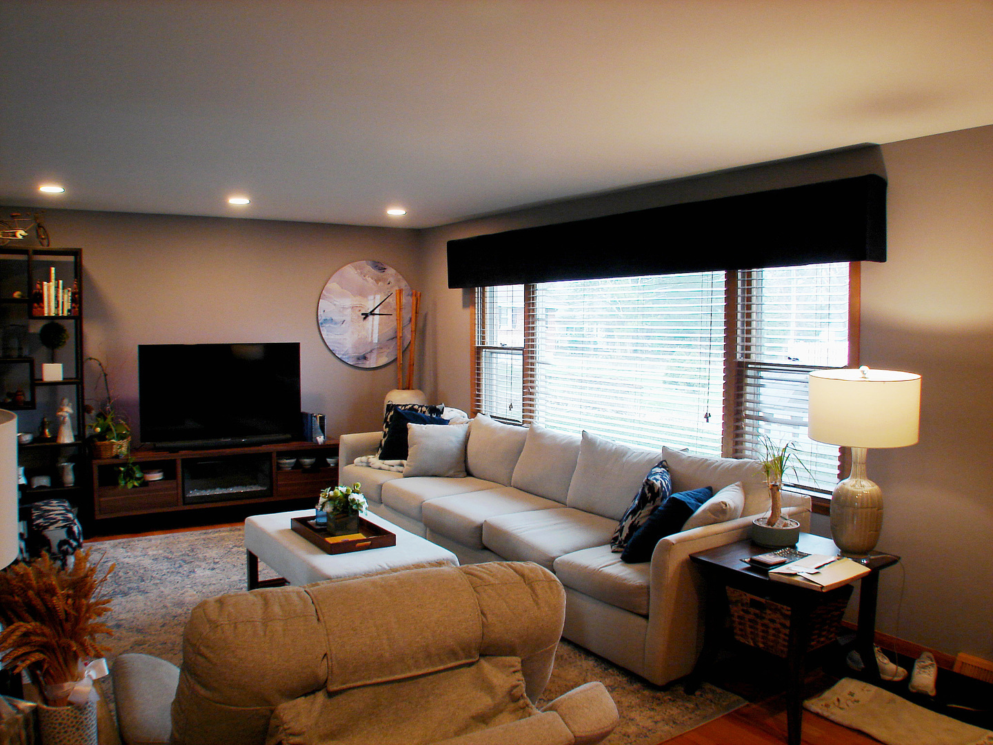 Property Photo: 571 Dawn Circle IL 60030