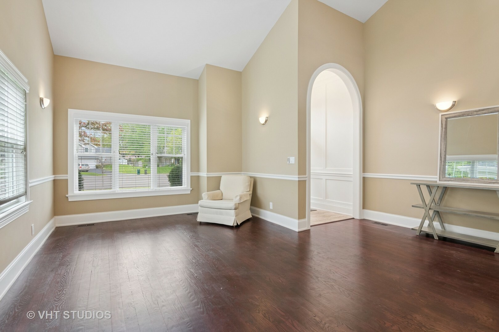 Property Photo: 1221 Hillsboro Drive IL 60510