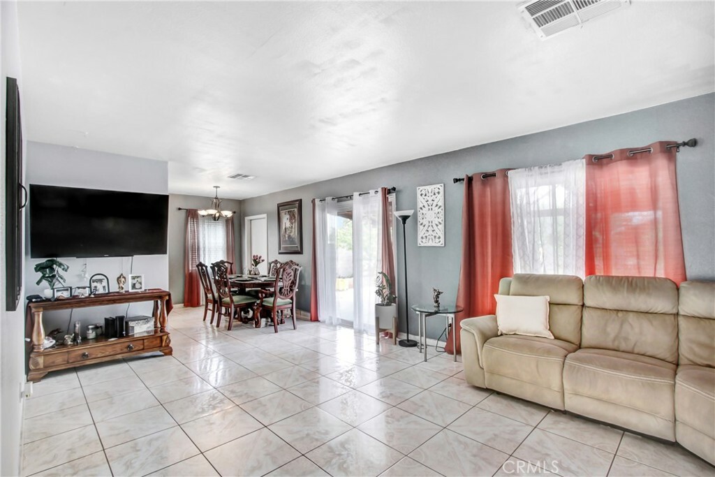 Property Photo: 10005 Elwood Avenue CA 92335