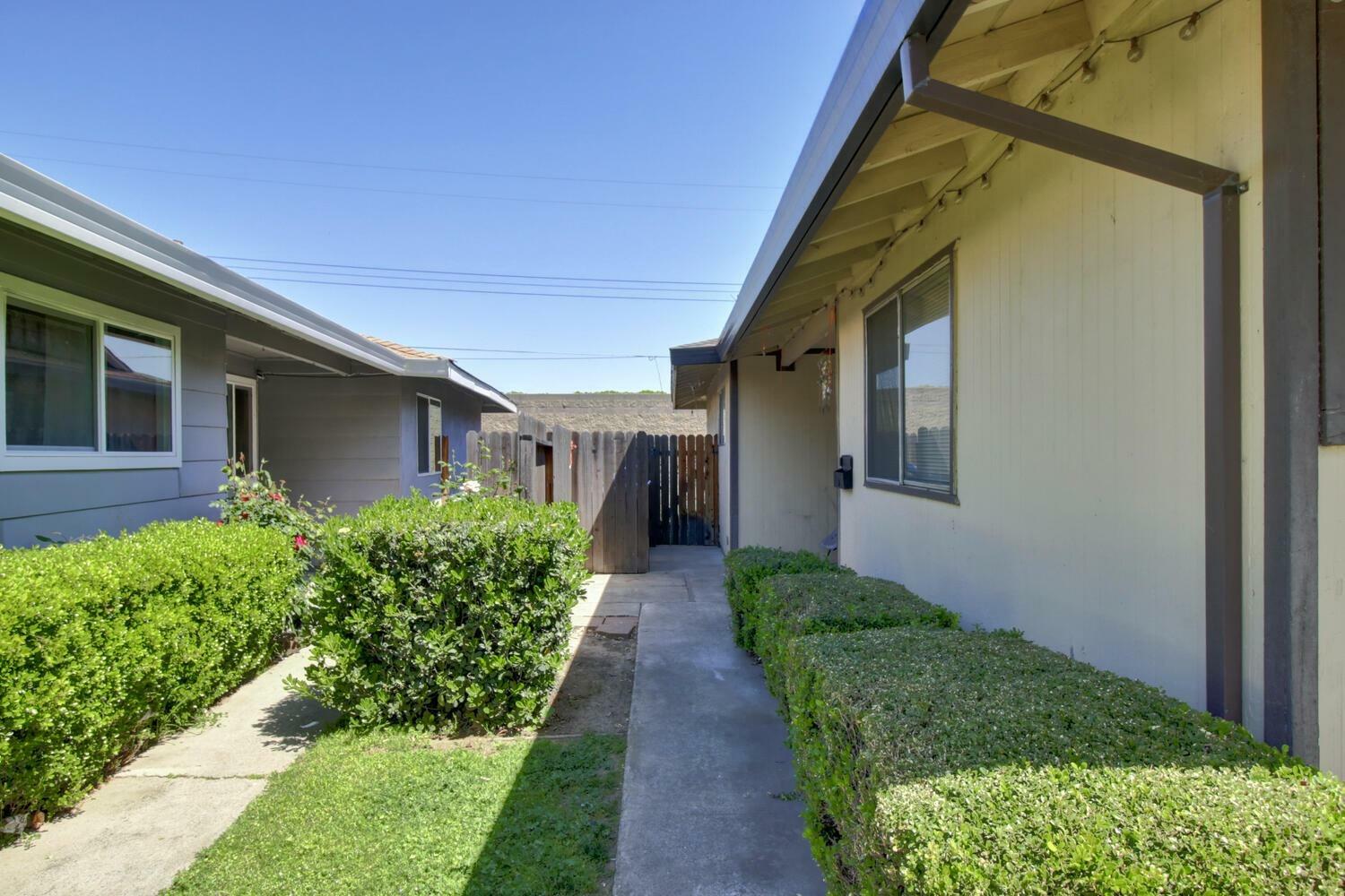 Property Photo: 7327 Berna Way CA 95823