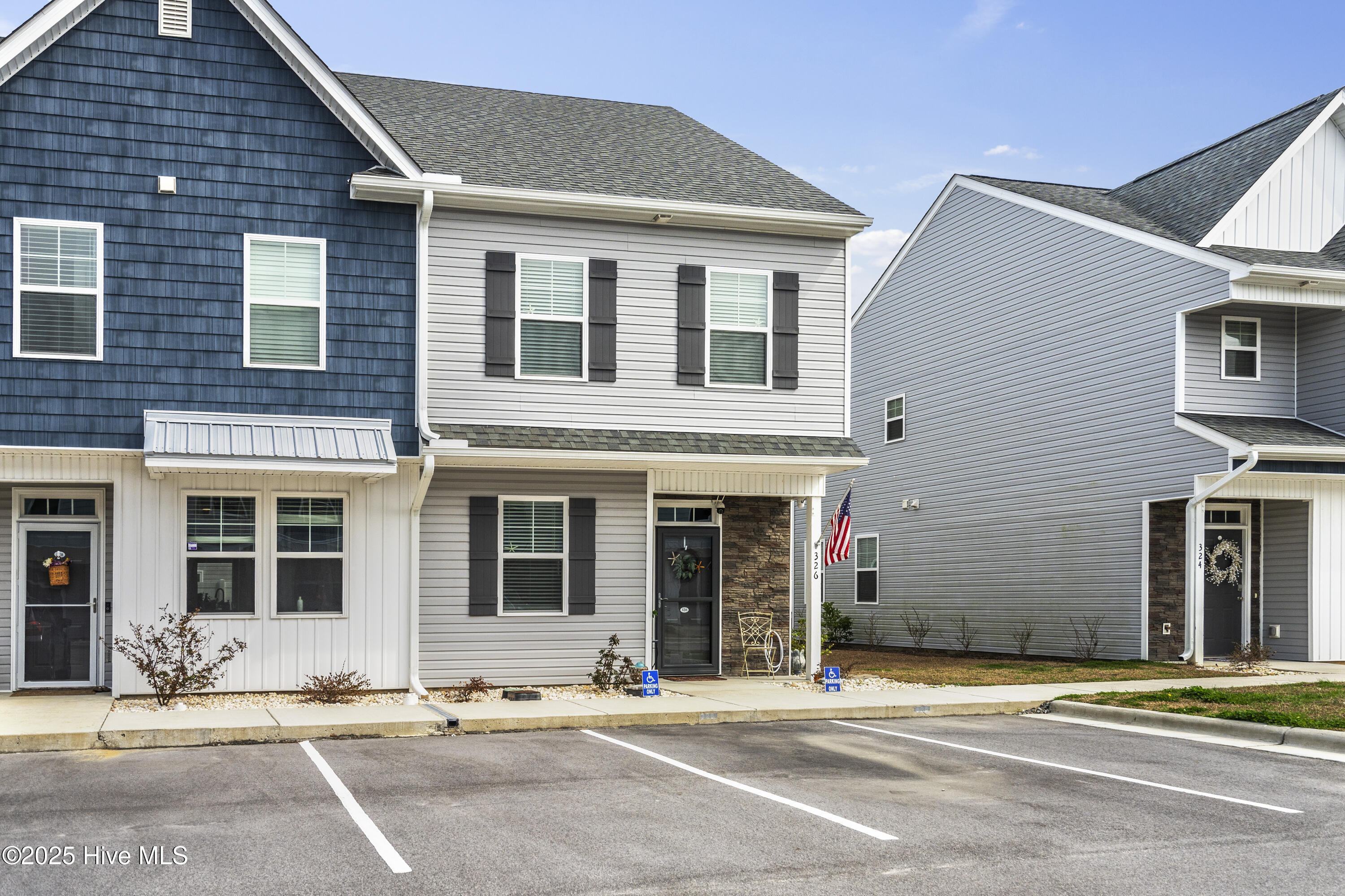 Property Photo:  326 Starfish Lane  NC 28460 