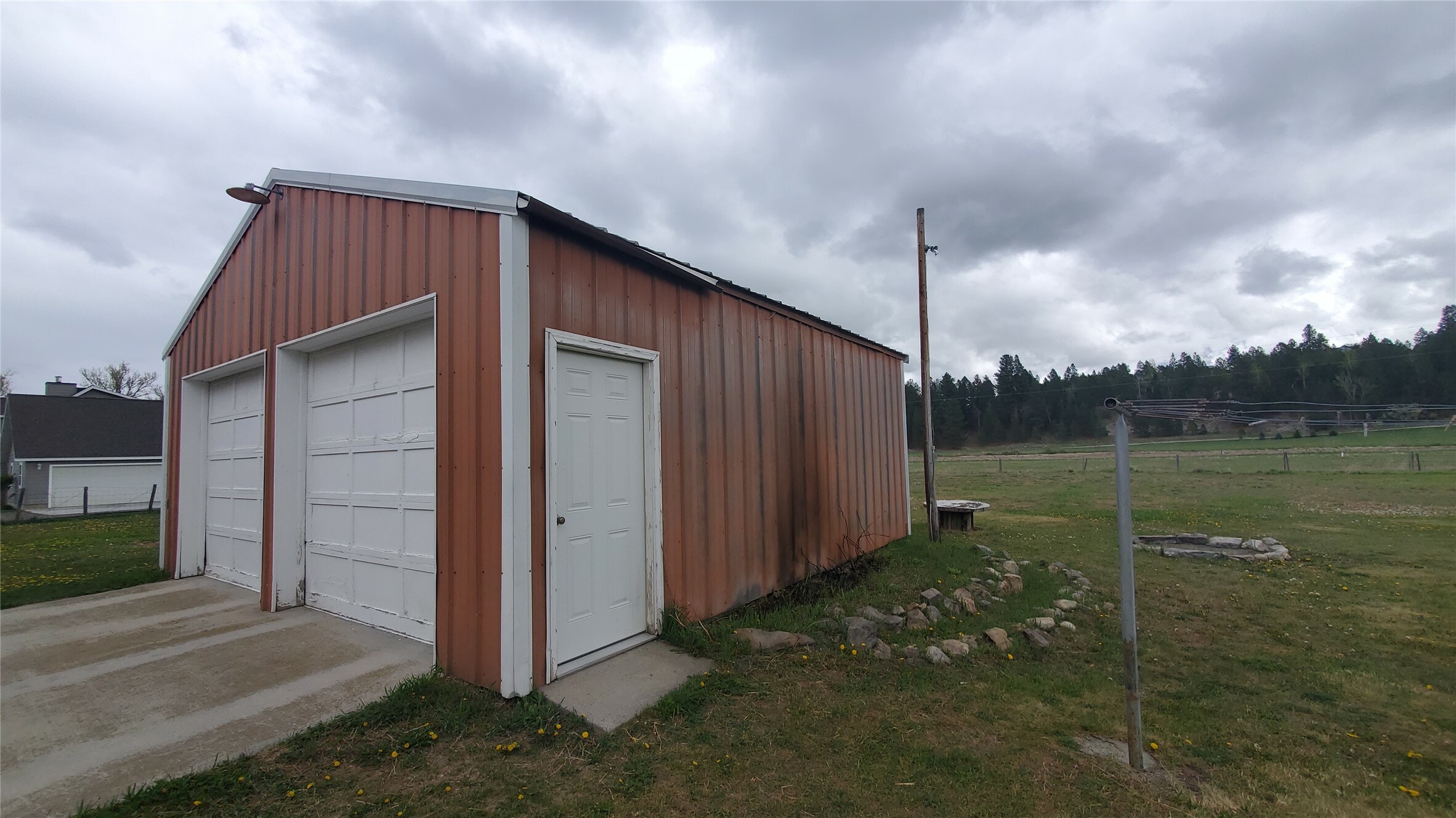 Property Photo: 842 Sawyer Lane MT 59840