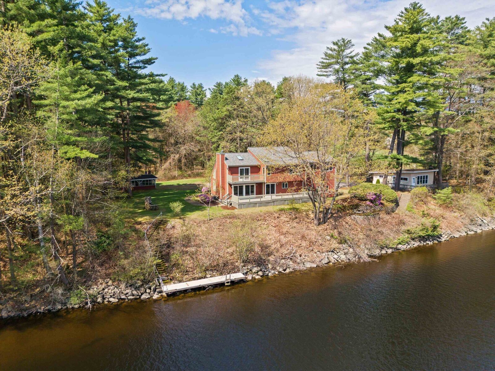 Property Photo:  6 Hidden Ranch Drive  NH 03106 