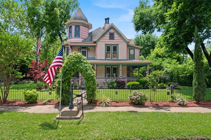 Property Photo:  1303 W Main Street  TX 75165 