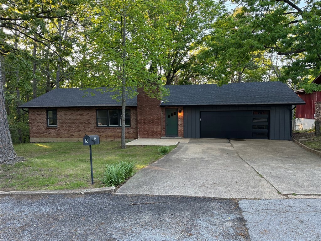 Property Photo: 5 College Street AR 72632
