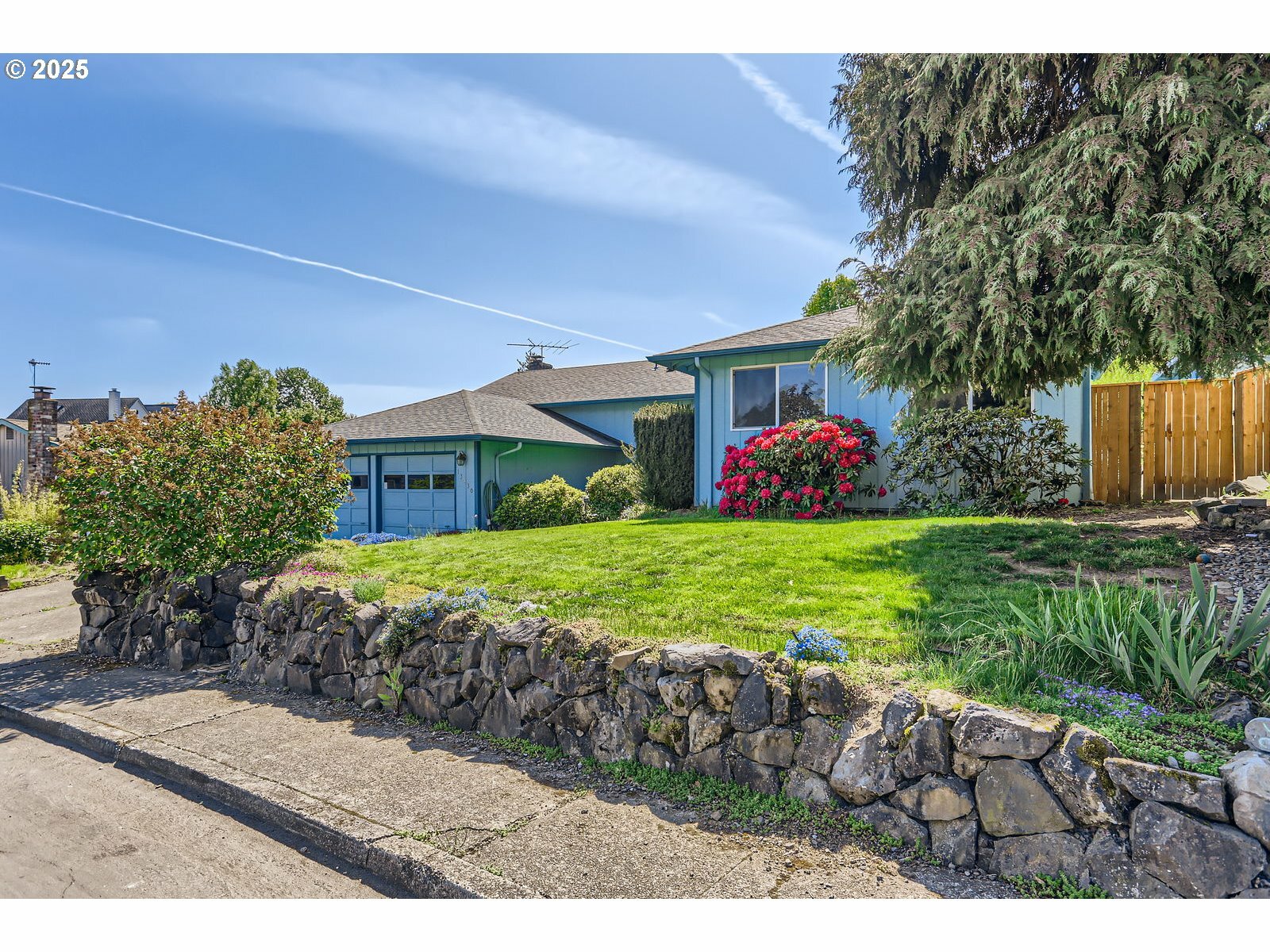 Property Photo: 13230 SW Hill Ct OR 97223