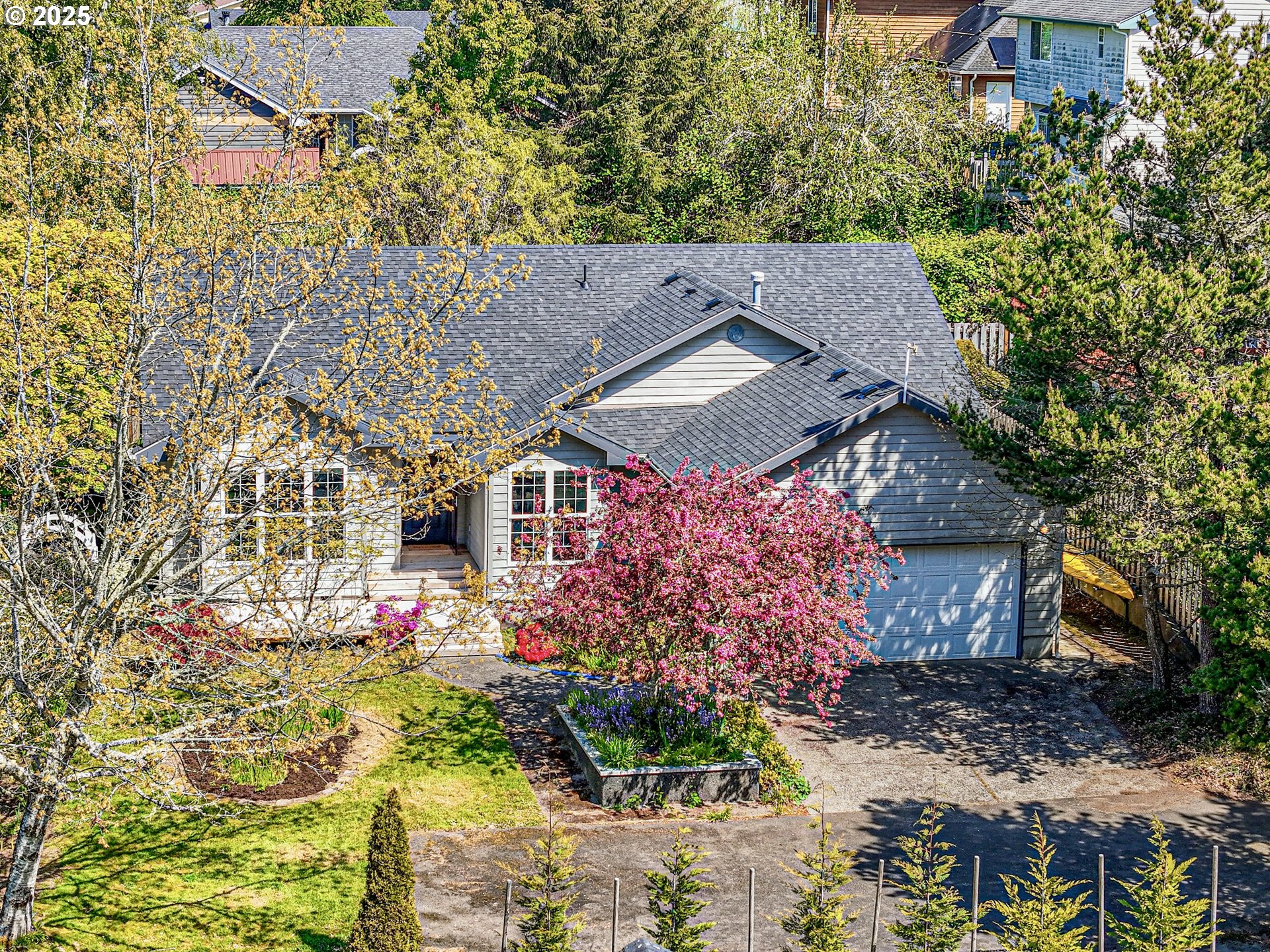 Property Photo:  1700 Huckleberry Dr  OR 97138 